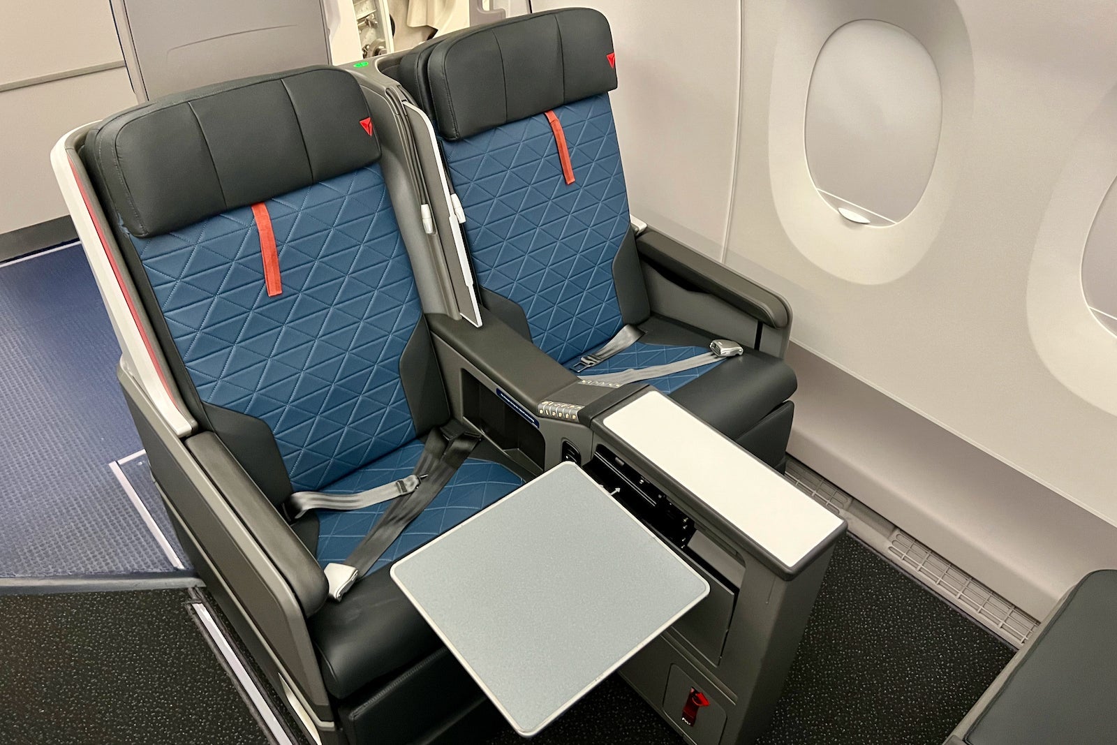 Flying Delta's 1st 'new' Airbus A350, with unique business-class