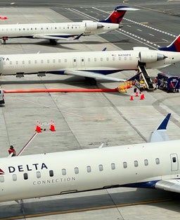 Delta cuts nearly 20% of NYC flying during peak winter schedule