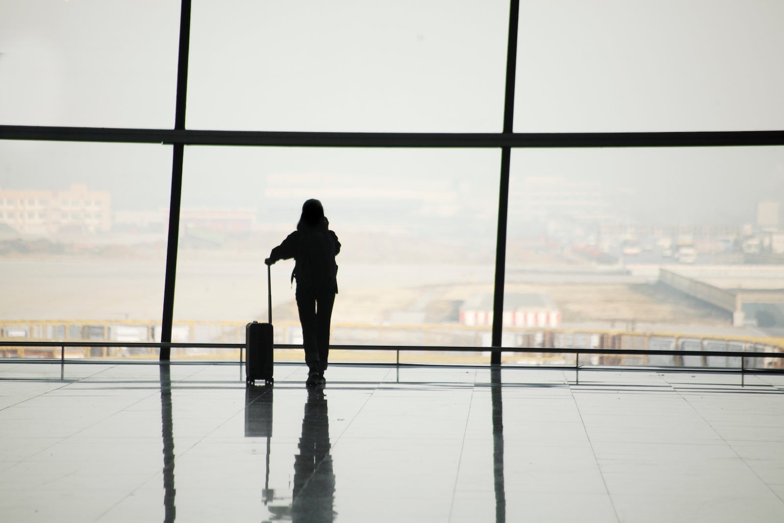 solo traveler airport
