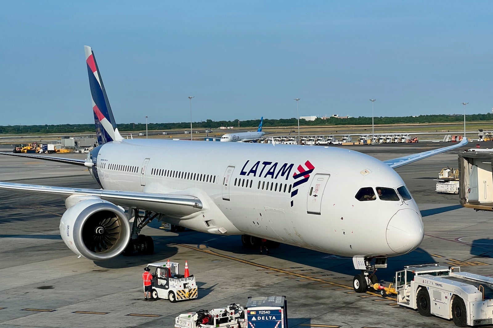 LATAM Boeing 787 Dreamliner exterior