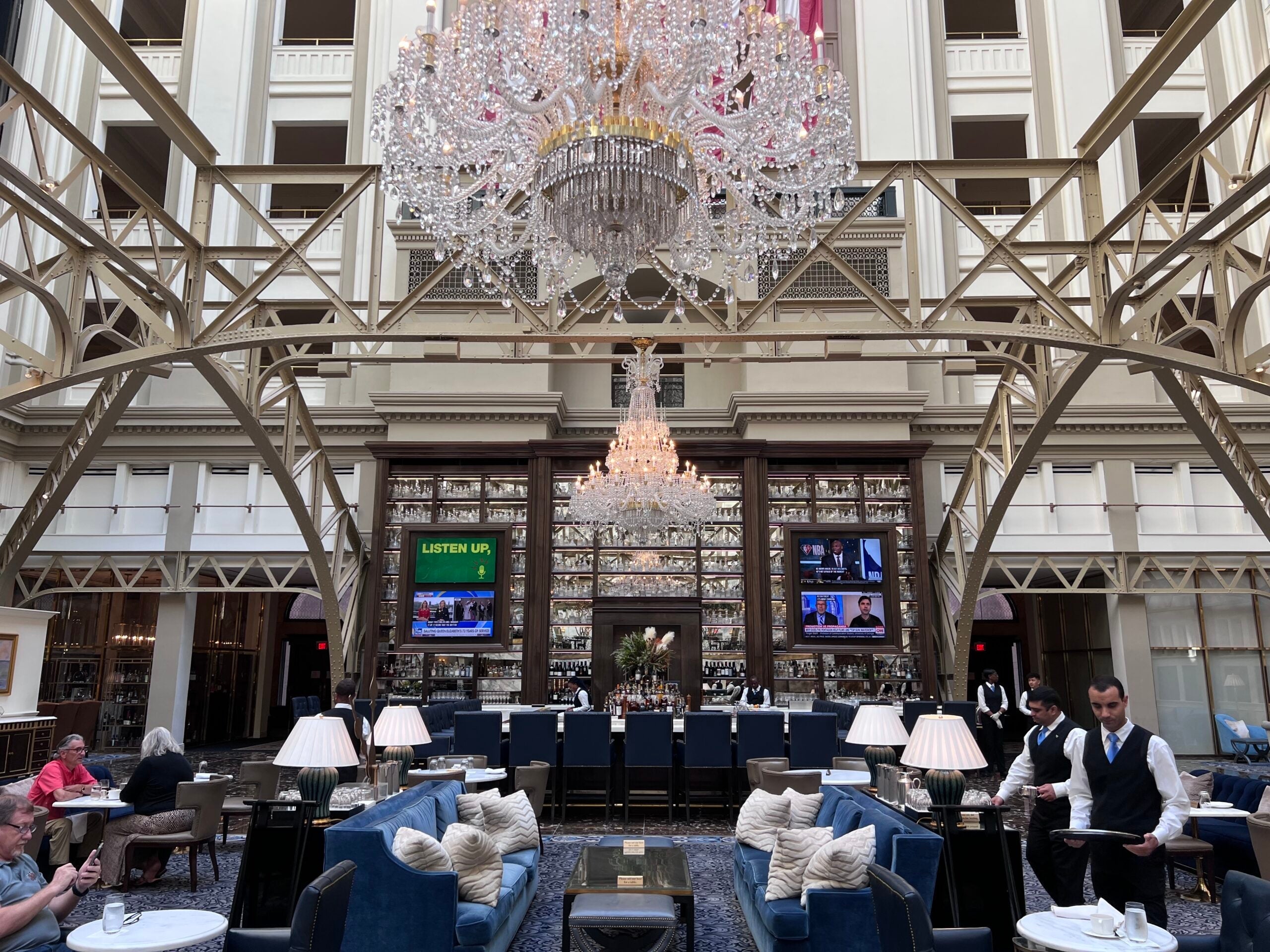 Trump Waldorf Bar