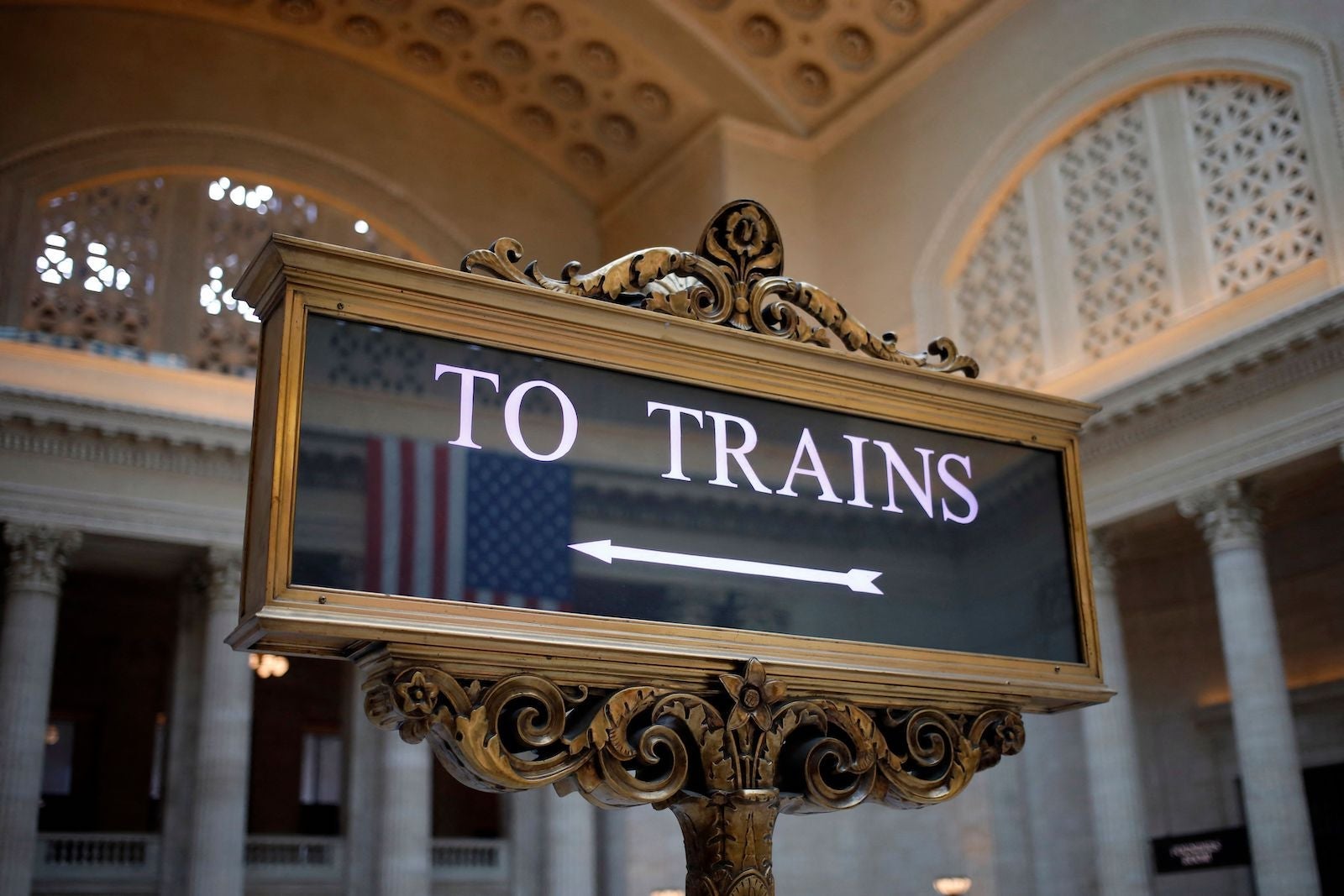 To trains sign at Chicago Union Station
