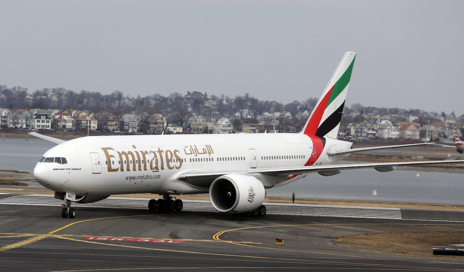 emirates boeing 777-200LR