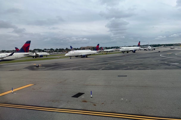 lga planes stacked up