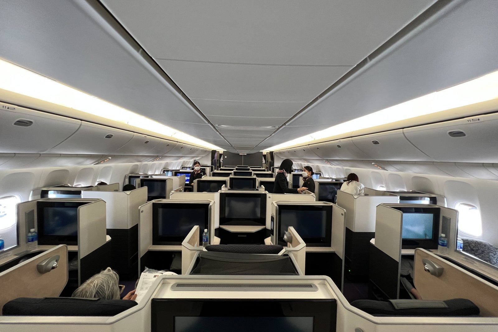 JAL 777 business class.