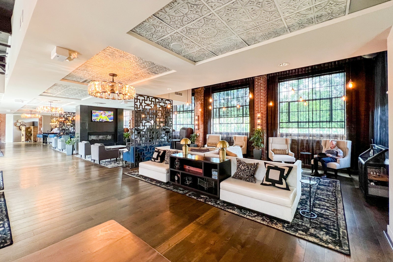 lobby bar and lounge