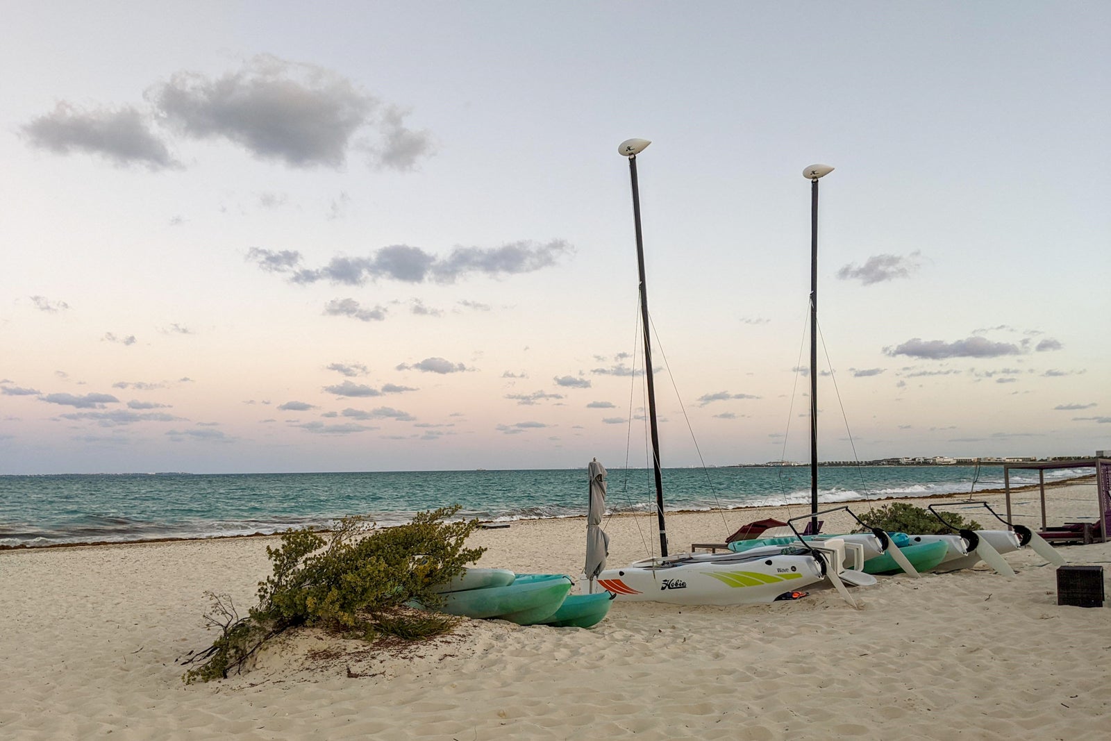 Planet Hollywood Cancun beach
