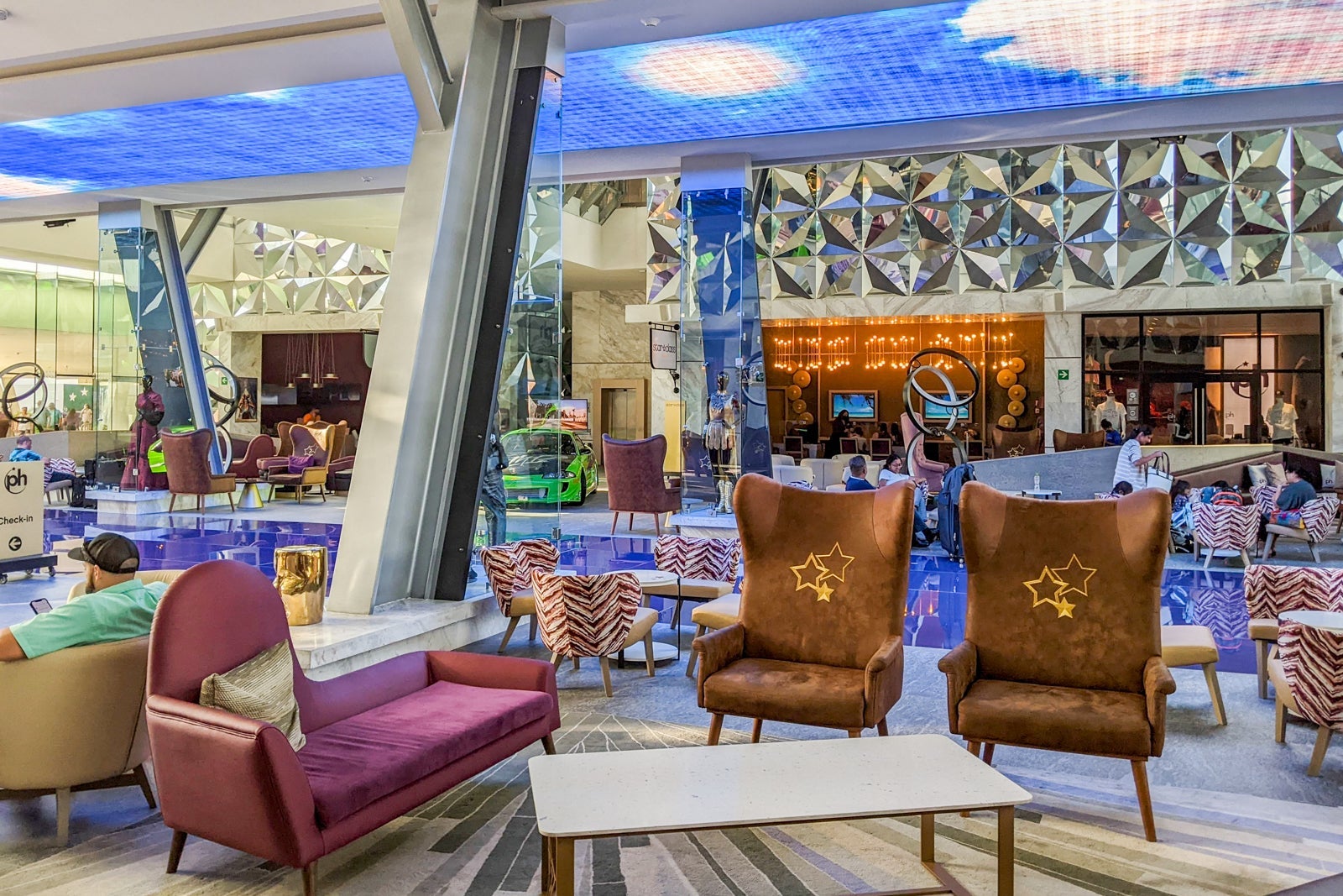 Planet Hollywood Cancun lobby