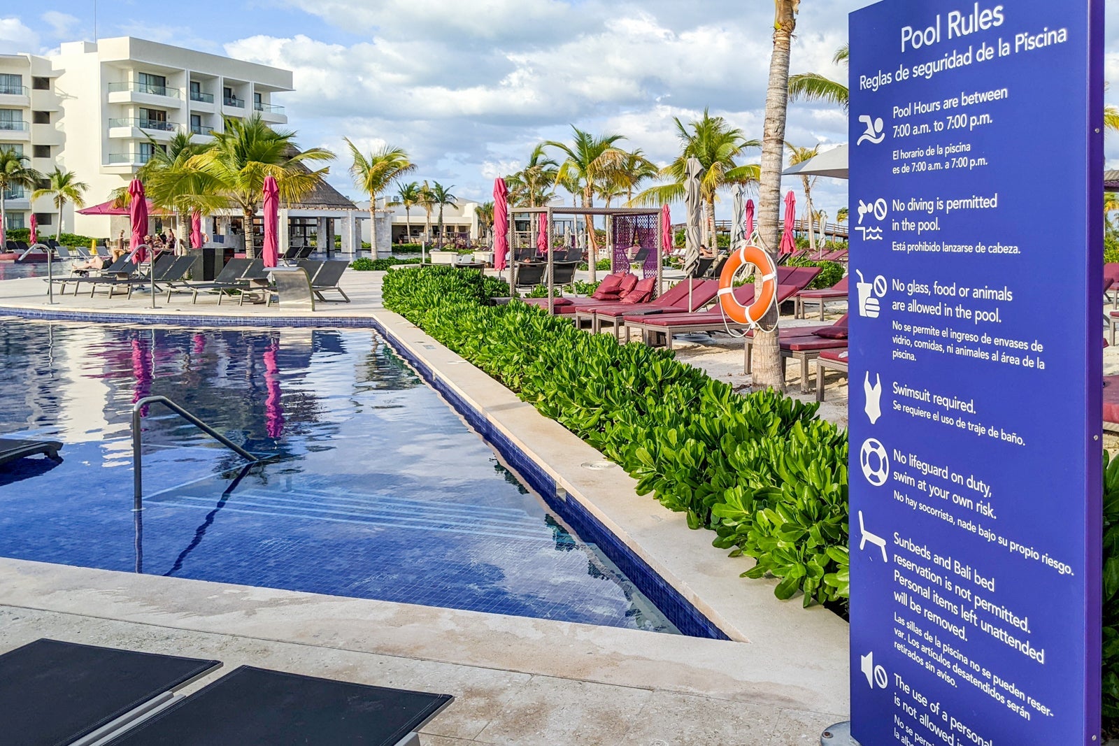 Planet Hollywood Cancun pool