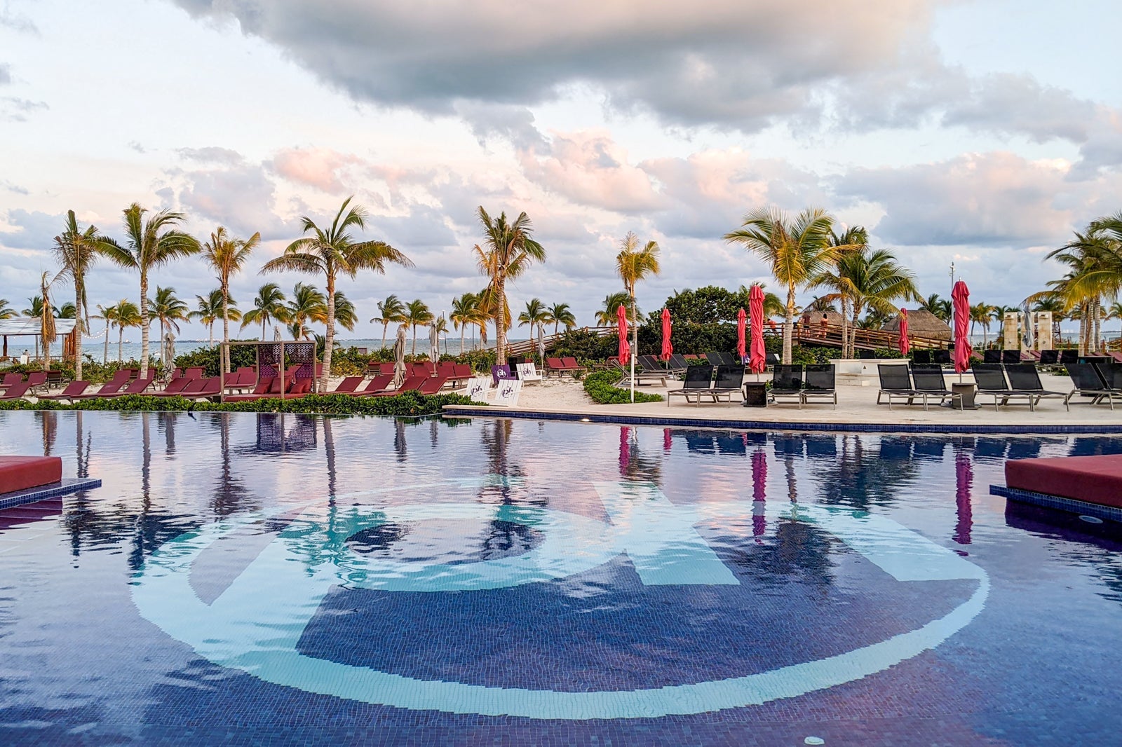 Planet Hollywood Cancun pool
