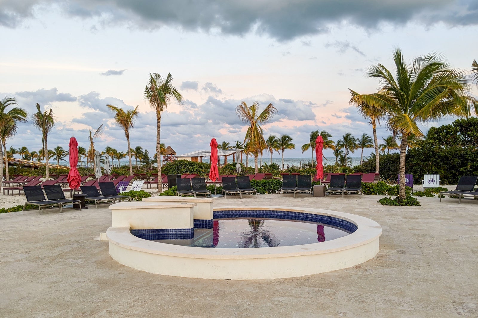 Planet Hollywood Cancun pool