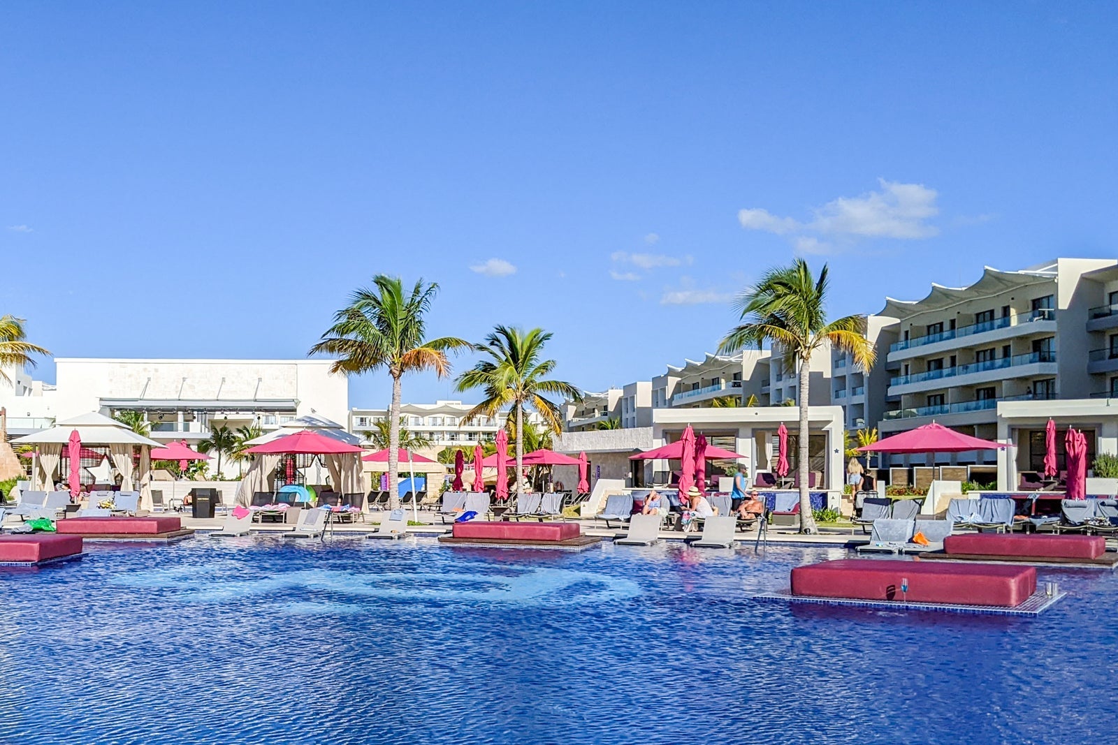 Planet Hollywood Cancun pool