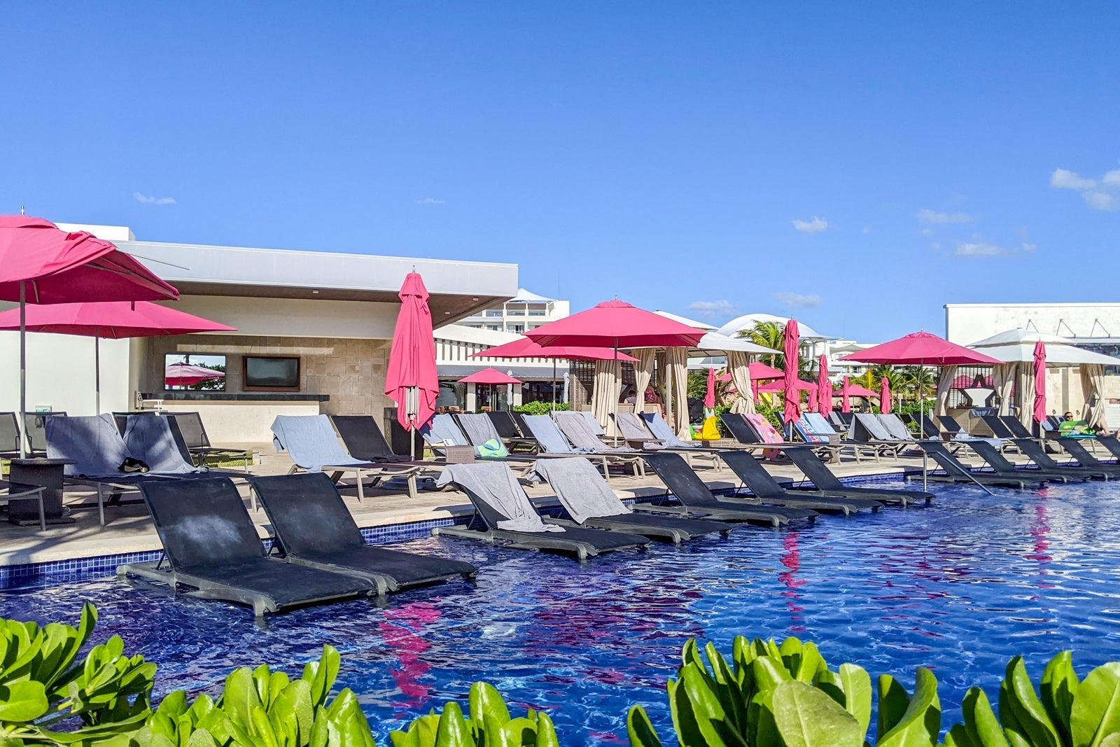 Planet Hollywood Cancun pool