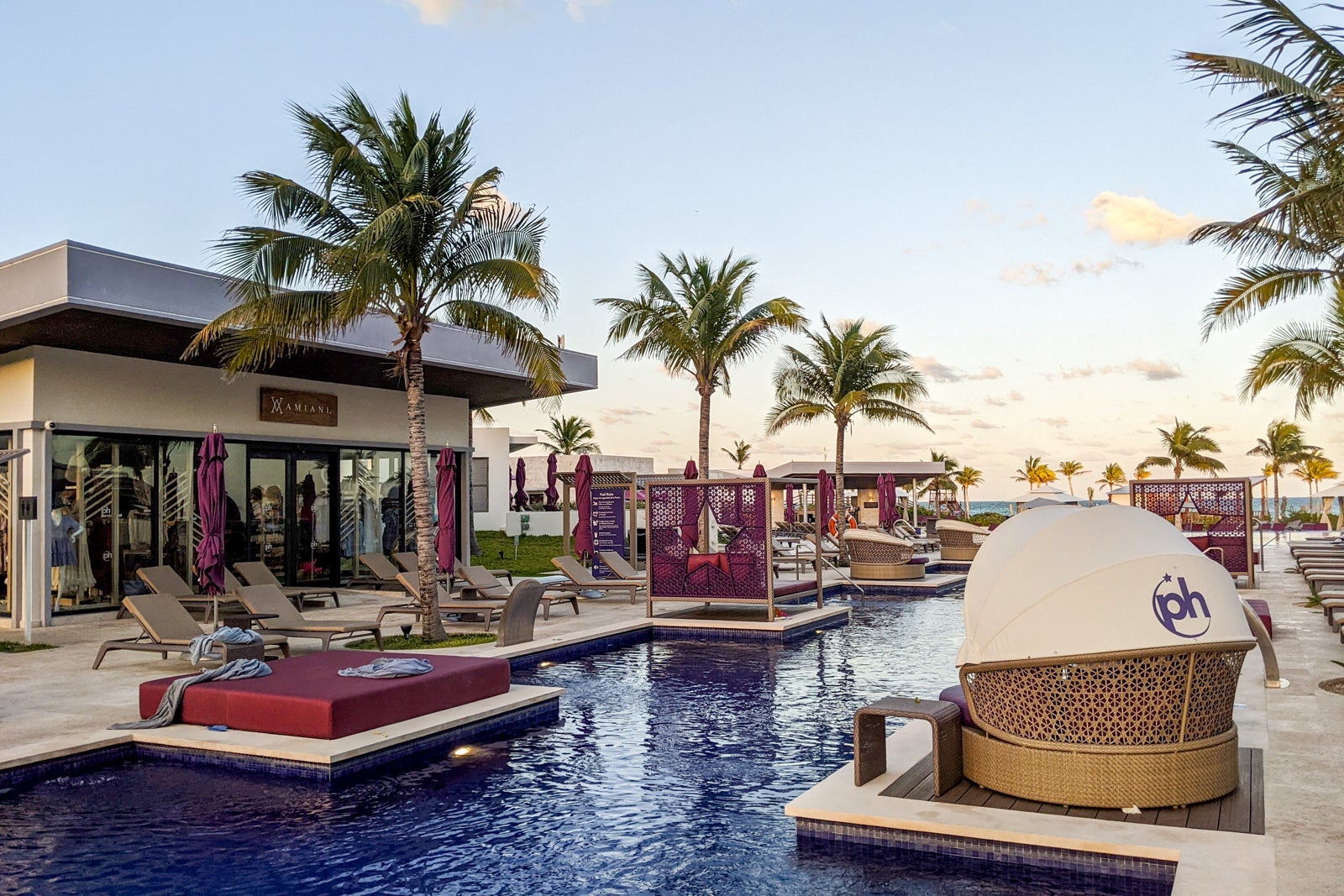 Planet Hollywood adult pool