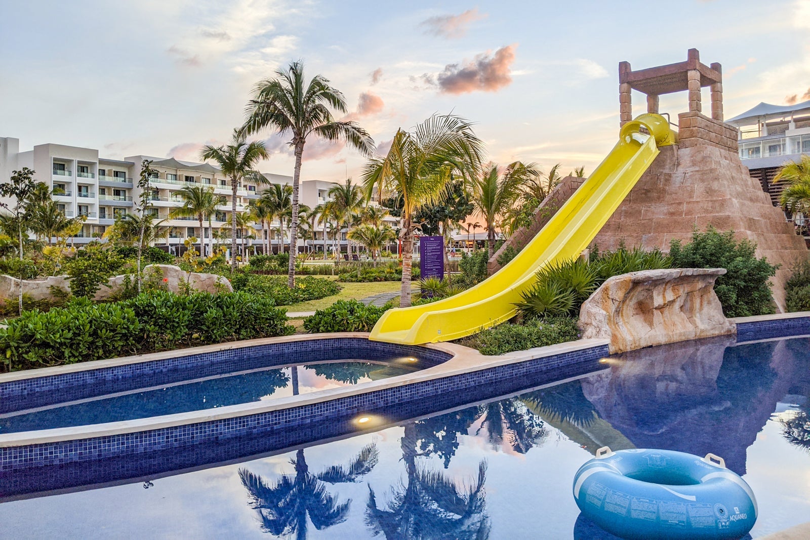 Planet Hollywood Cancun slide