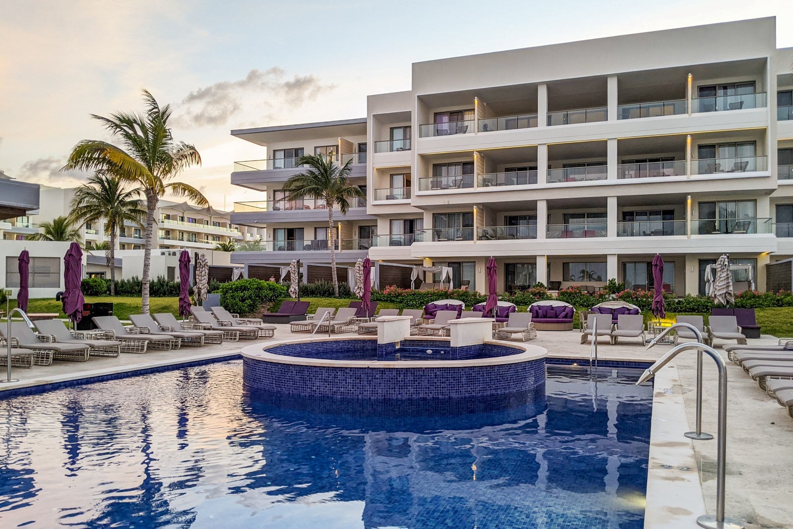 Planet Hollywood Cancun pool