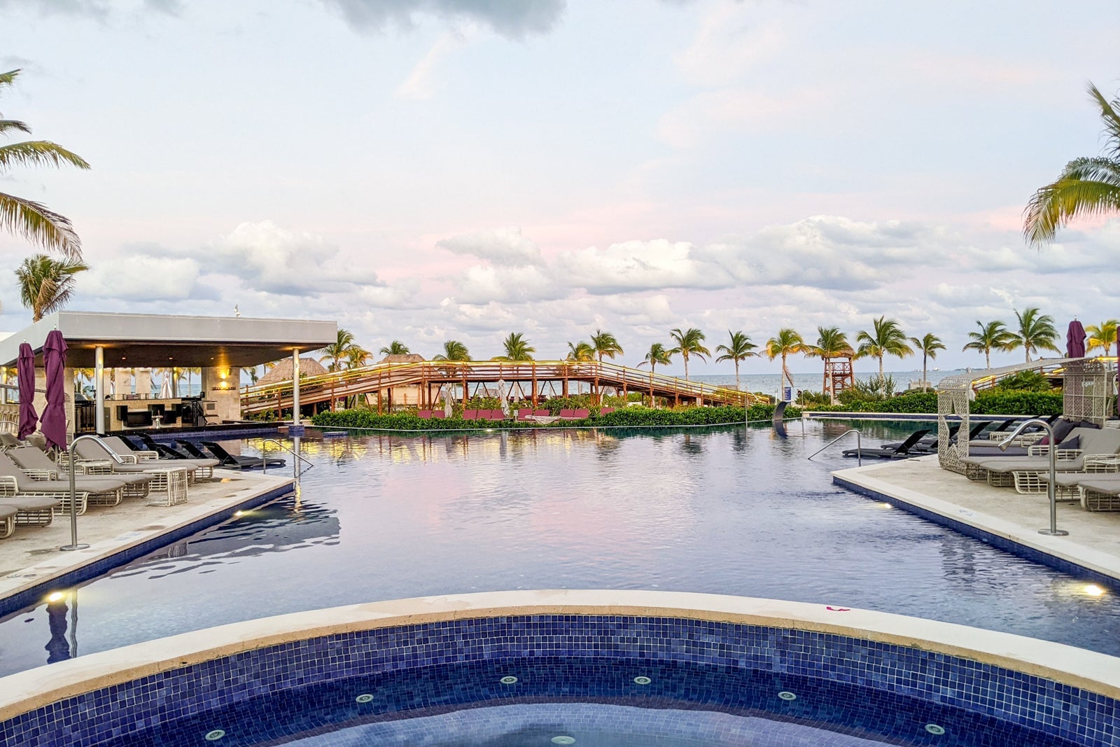 Planet Hollywood Cancun pool