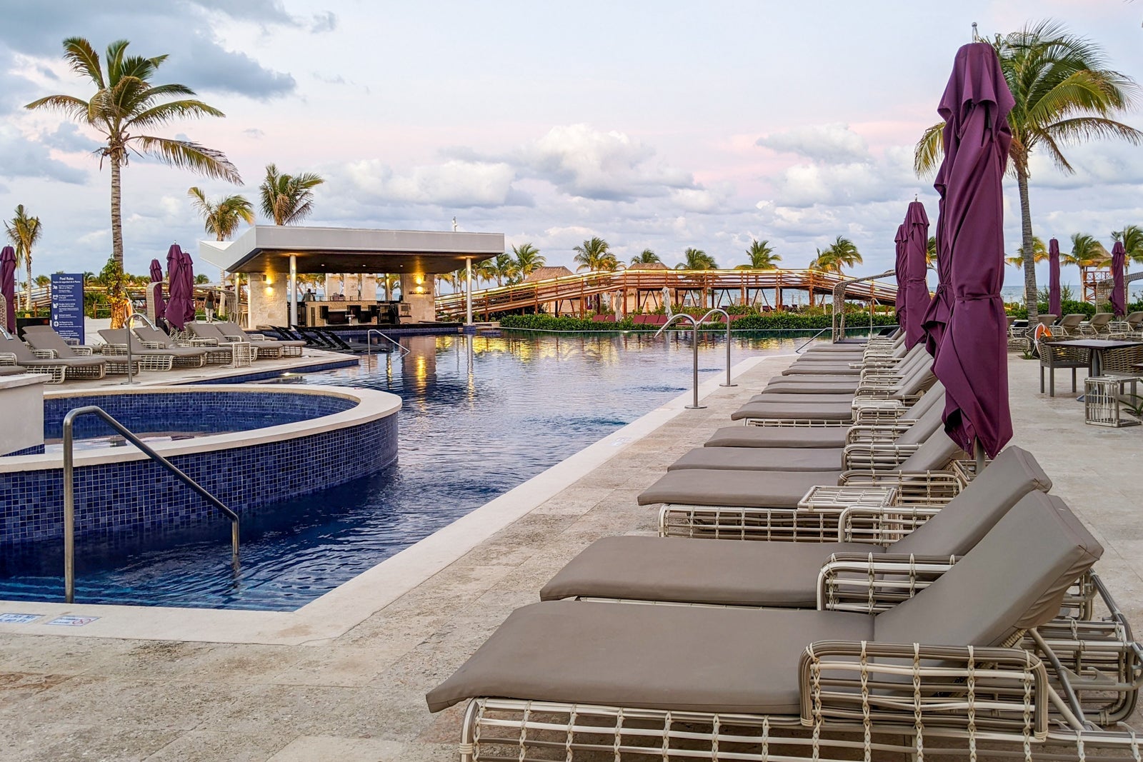 Planet Hollywood Cancun pool
