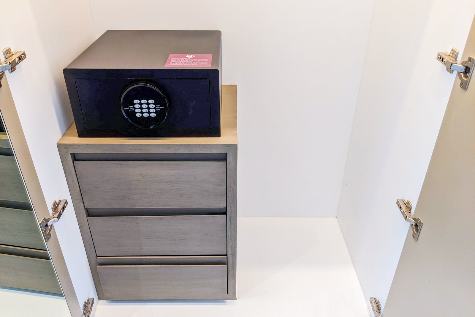 Planet Hollywood room safe
