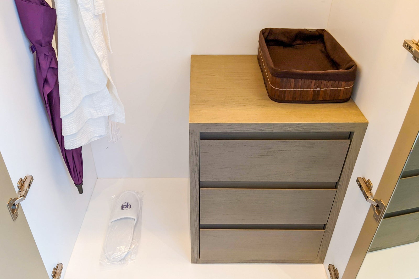 Planet Hollywood room closets