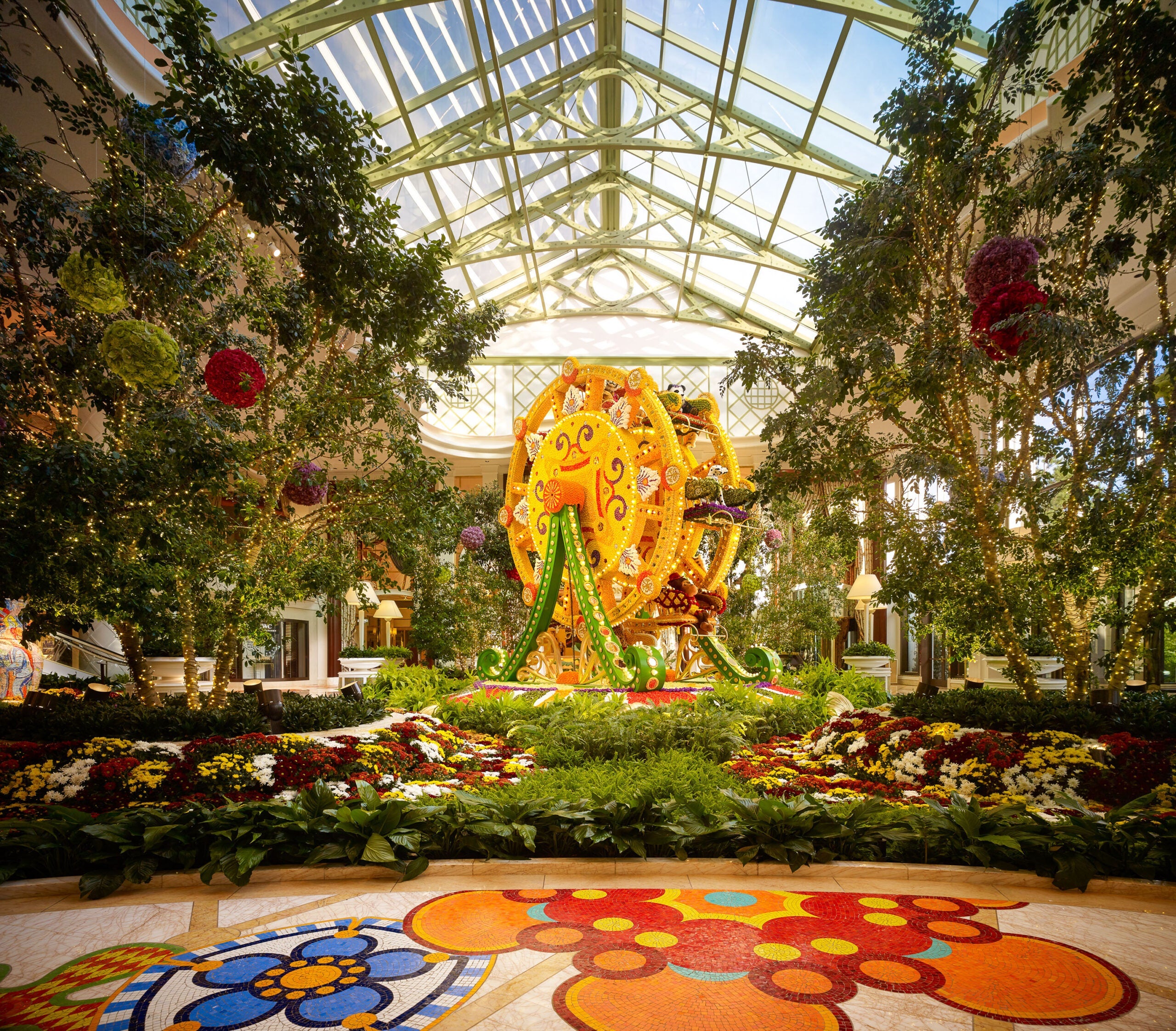 Encore Lobby Ferris Wheel by Barbara Kraft[17]