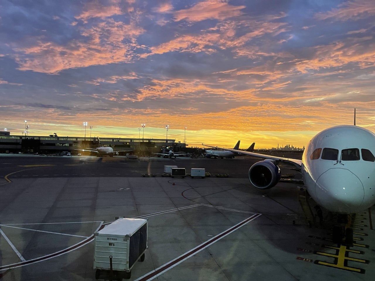 UA Sunrise EWR