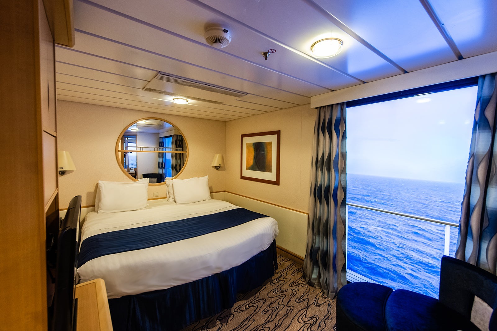 Royal Caribbean cruise ship cabin with virtual balcony