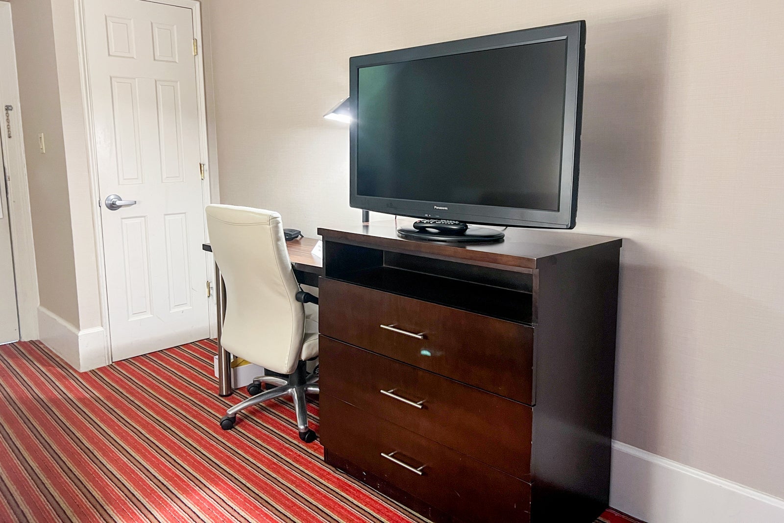 desk in hotel room