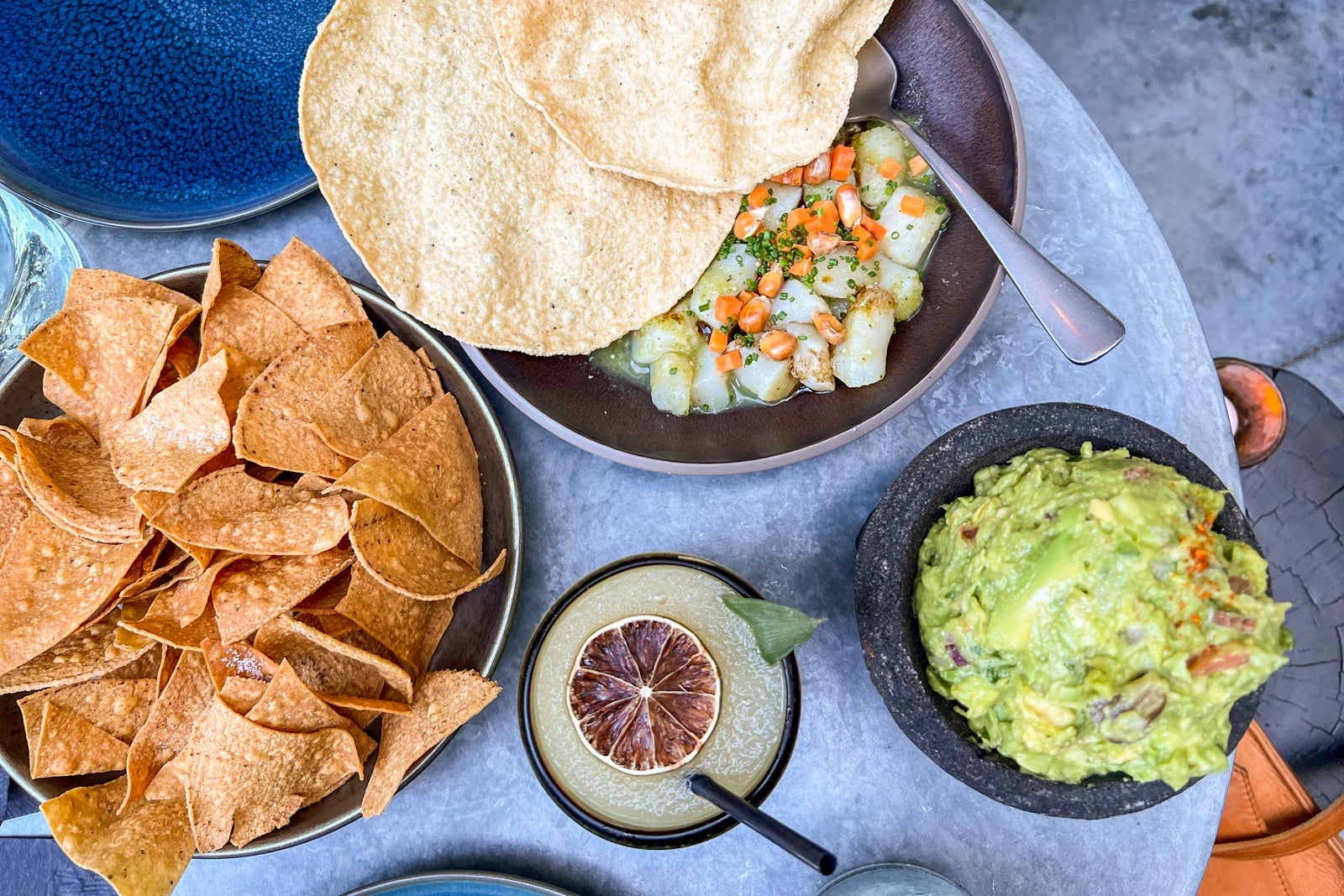 Food at Ka'teen, Tommie Hollywood