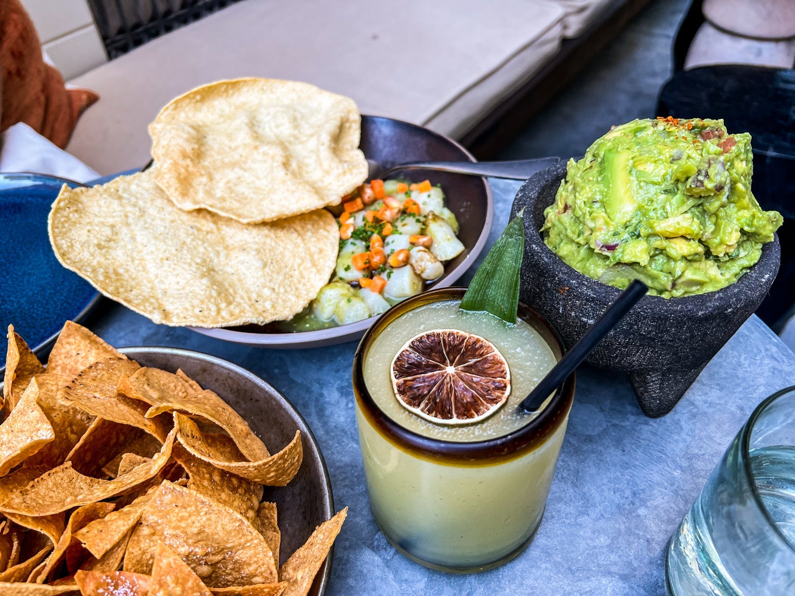 Food at Ka'teen, Tommie Hollywood