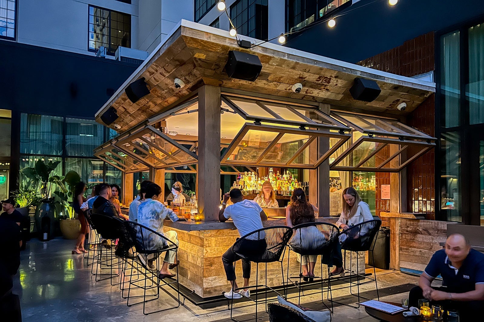 Ka'teen bar area at the Tommie Hollywood