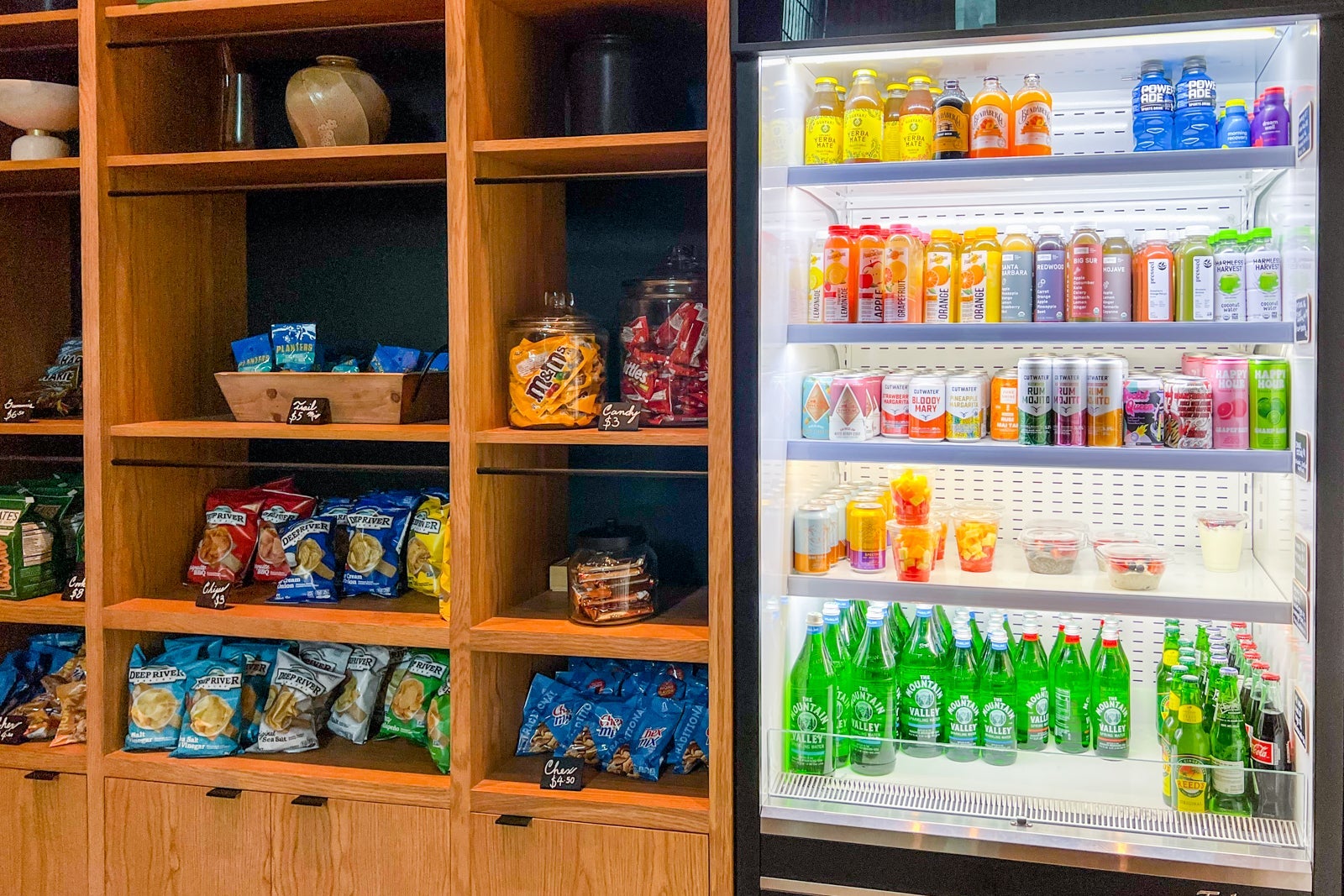 Lobby cafe at the Tommie Hollywood