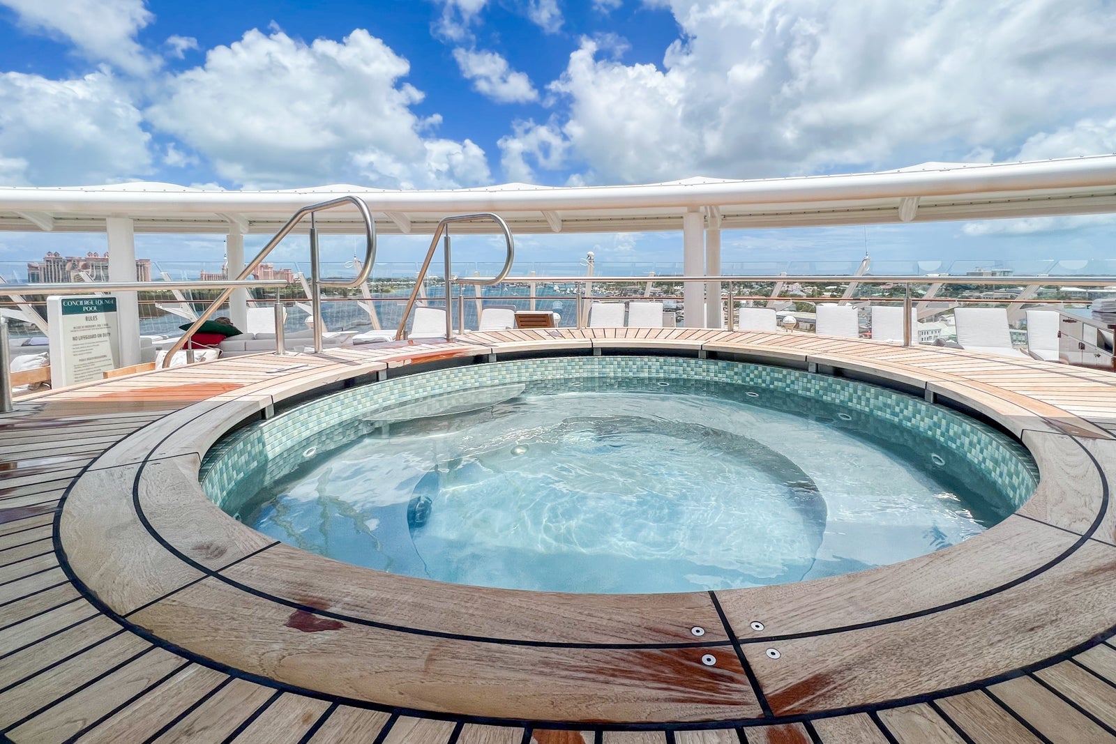 Concierge-level hot tub on Disney Wish. SUMMER HULL/THE POINTS GUY