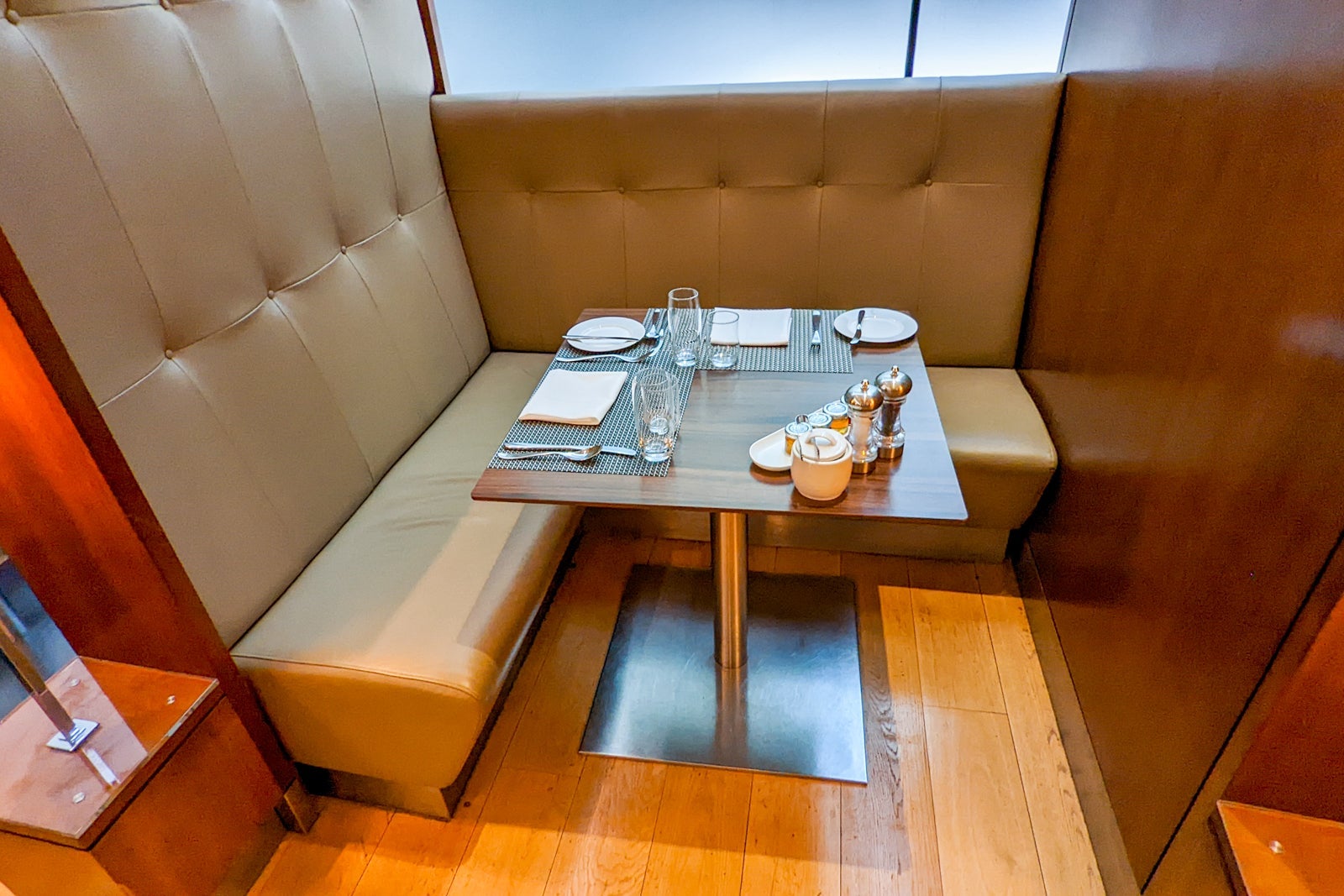 british airways first class lounge