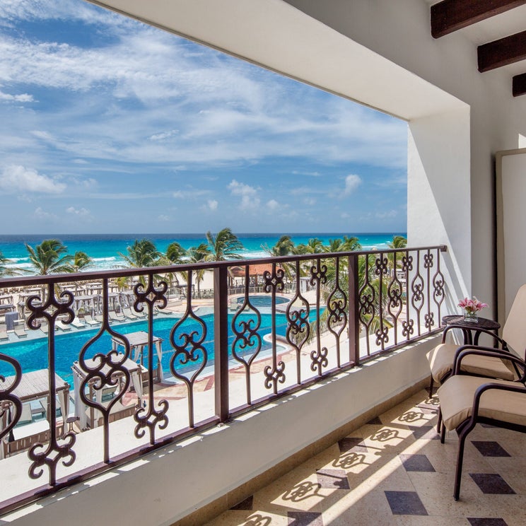 Current World of Hyatt promotions: Earn bonus points and award rebates