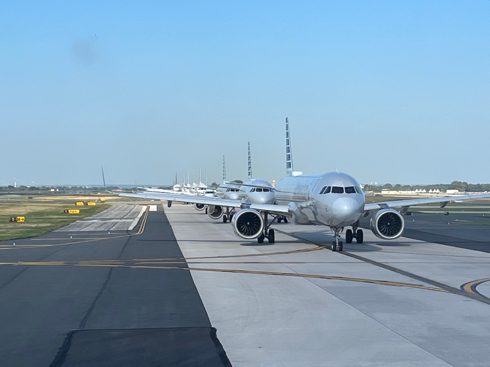planes in line at PHL