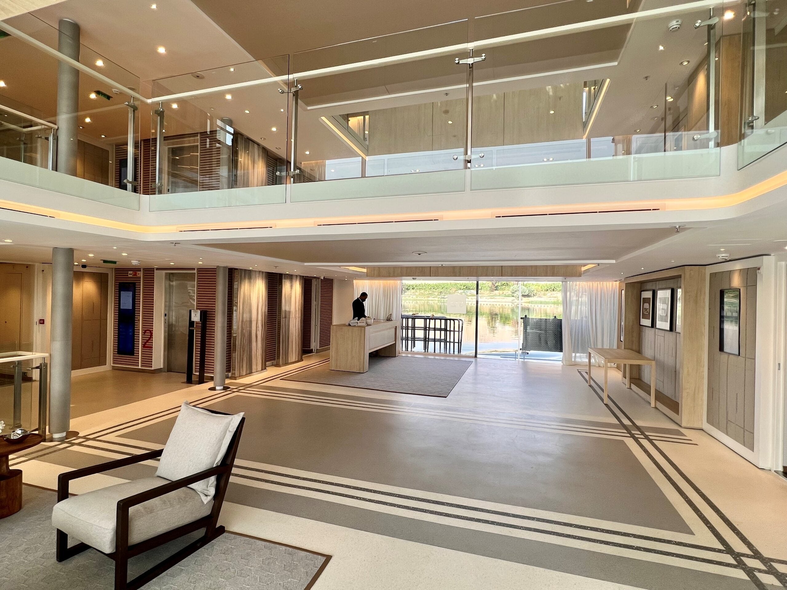 Viking Osiris atrium