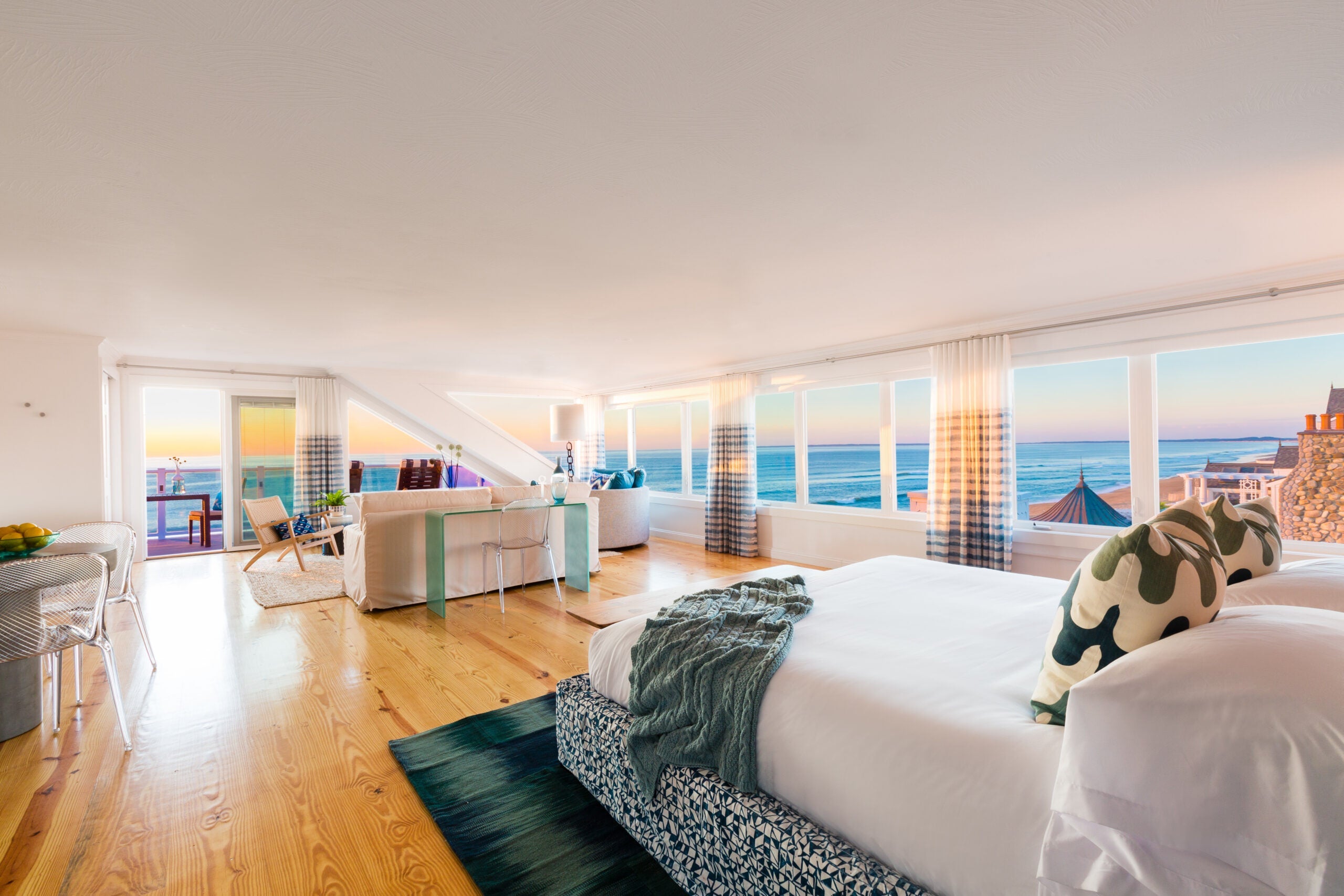 Blue Inn on the Beach