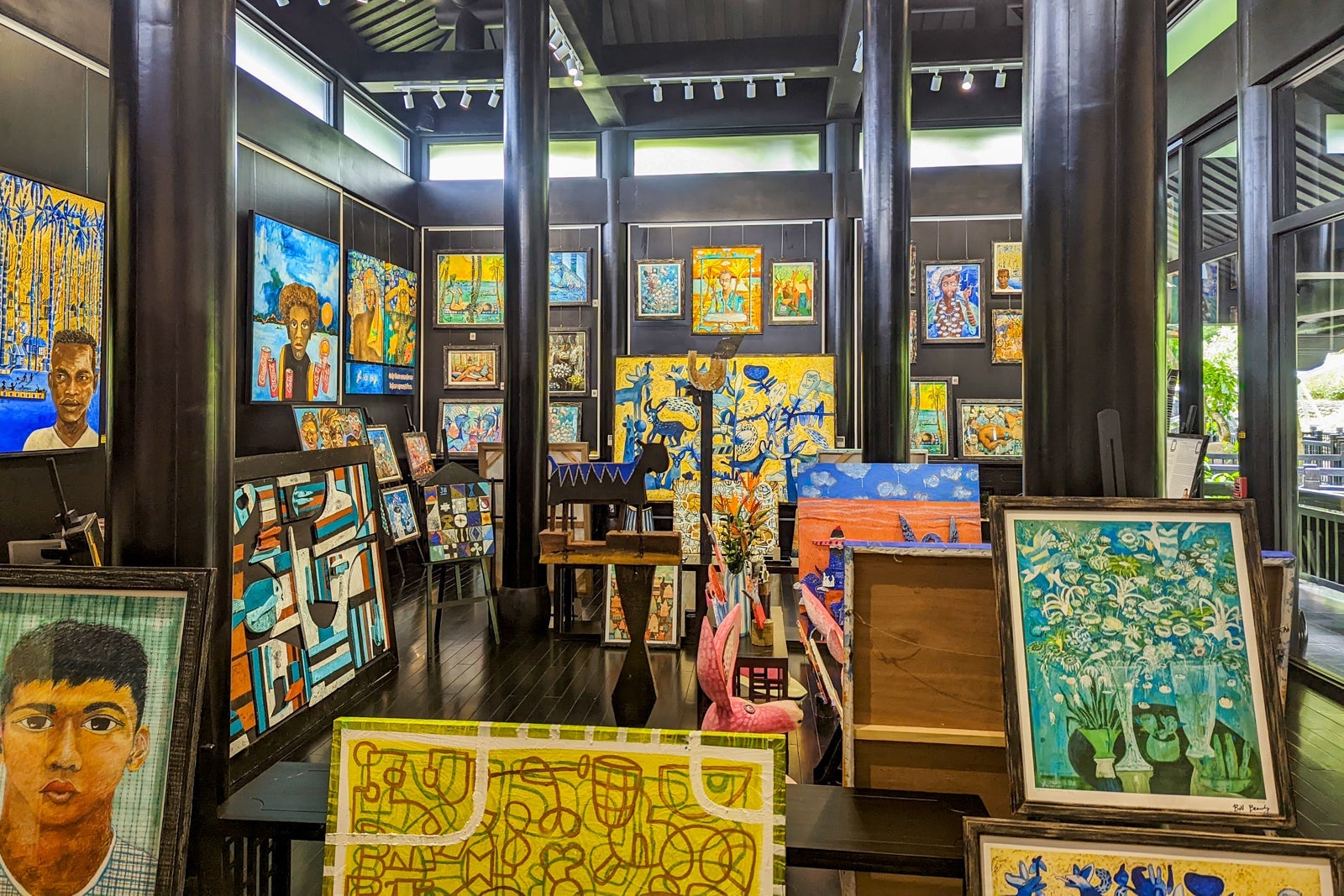 InterContinental Danang art gallery