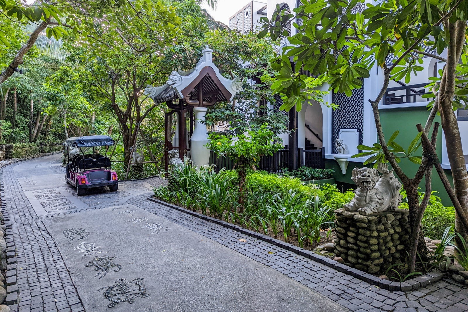 InterContinental Danang room building
