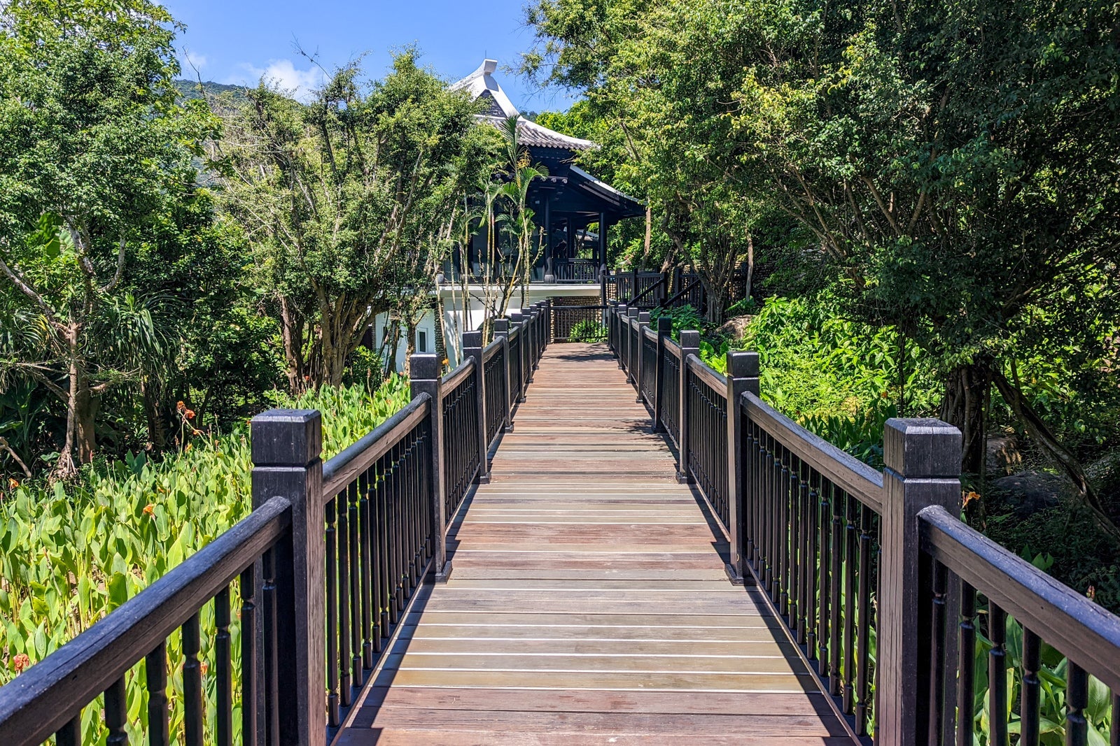 InterContinental Danang foot path