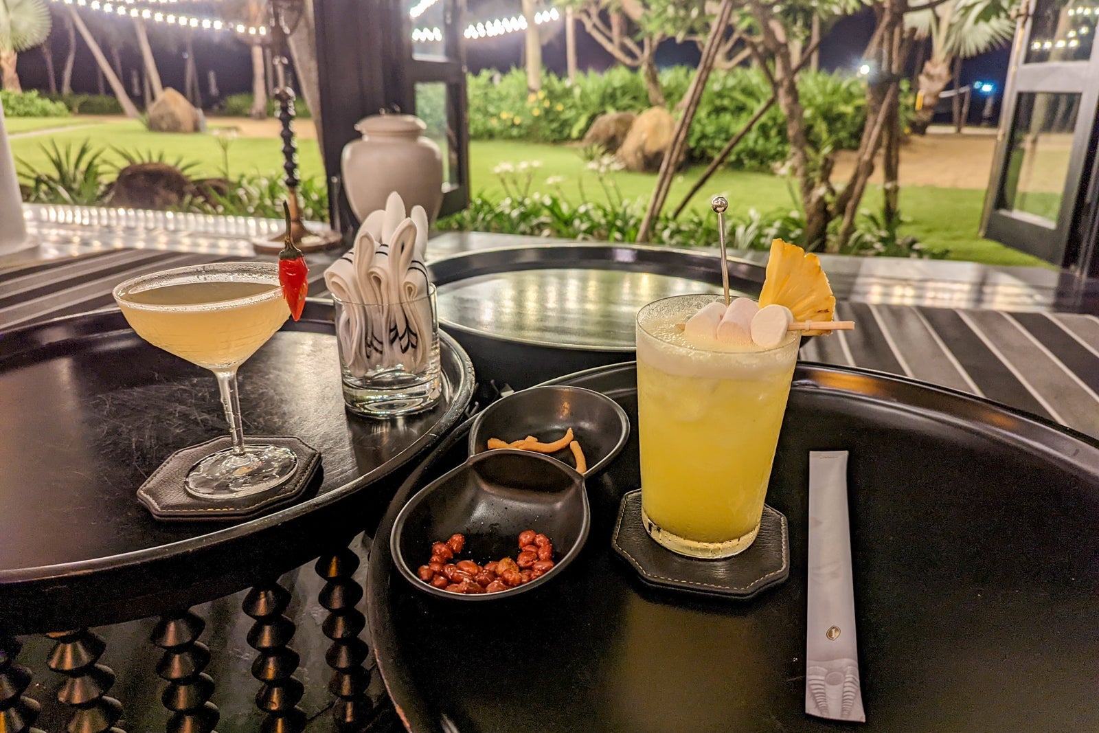 InterContinental Danang Long Bar happy hour