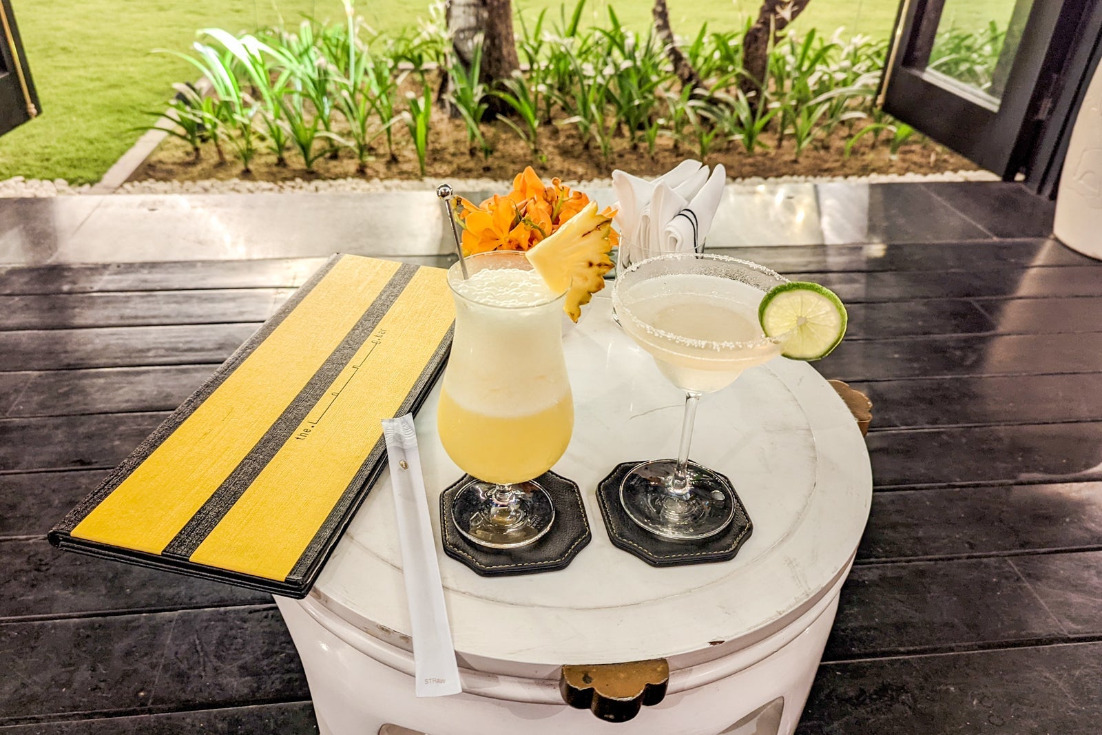 InterContinental Danang Long Bar happy hour