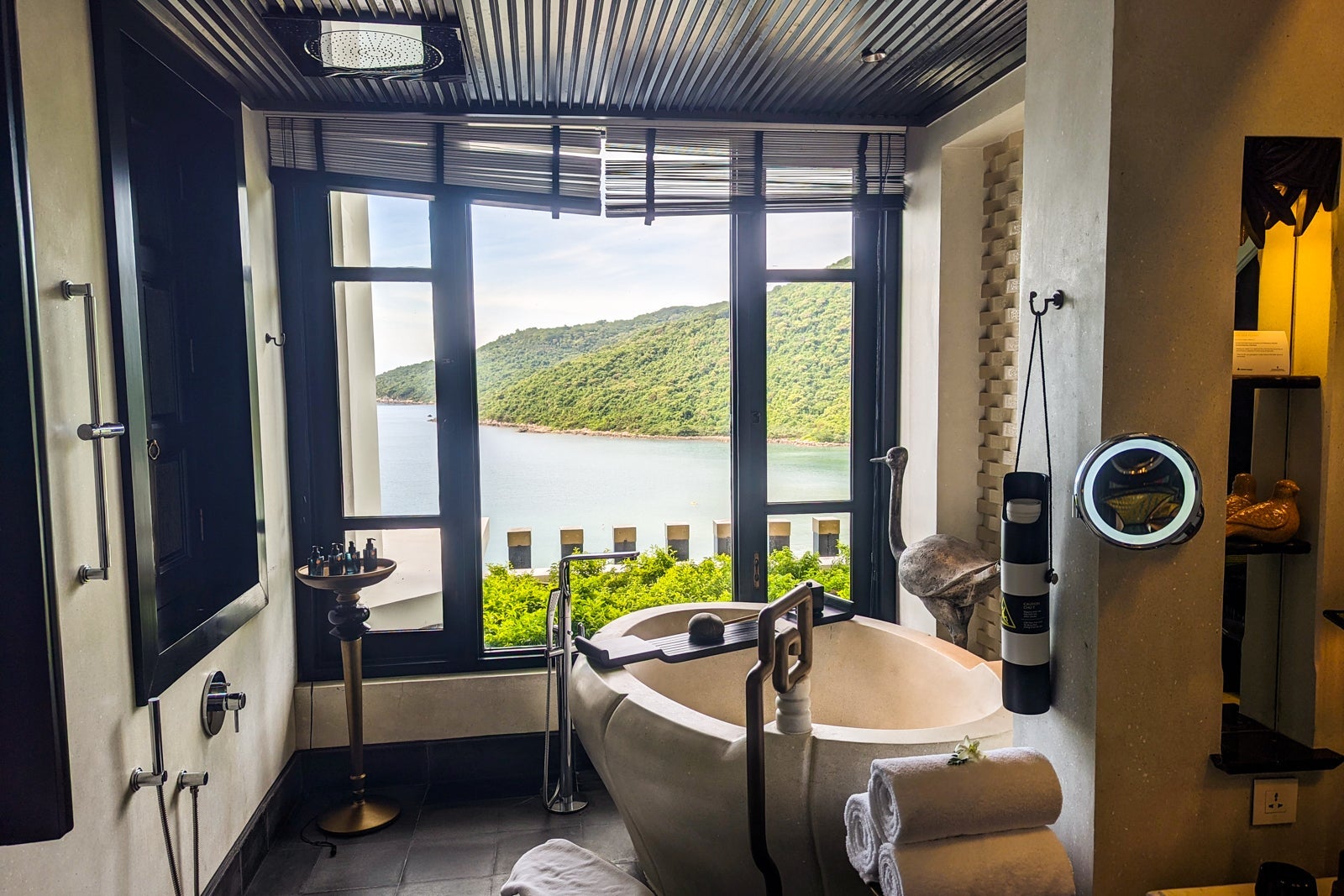 Balcony for InterContinental Danang bathtub