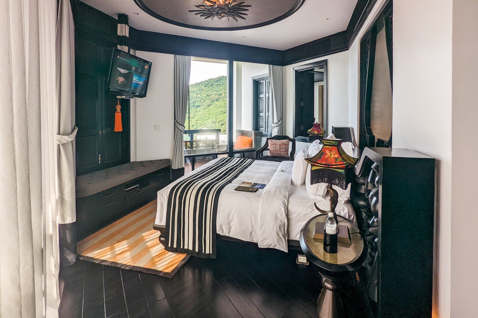 InterContinental Danang bed