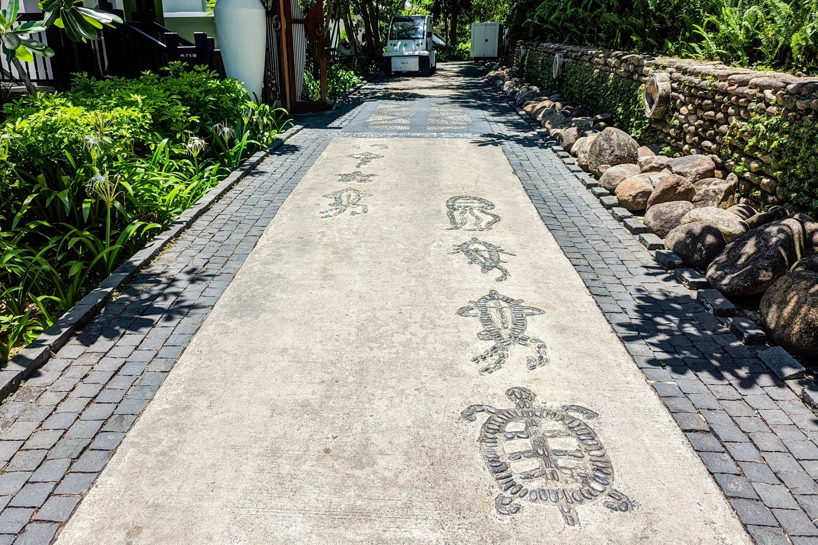 InterContinental Danang foot path