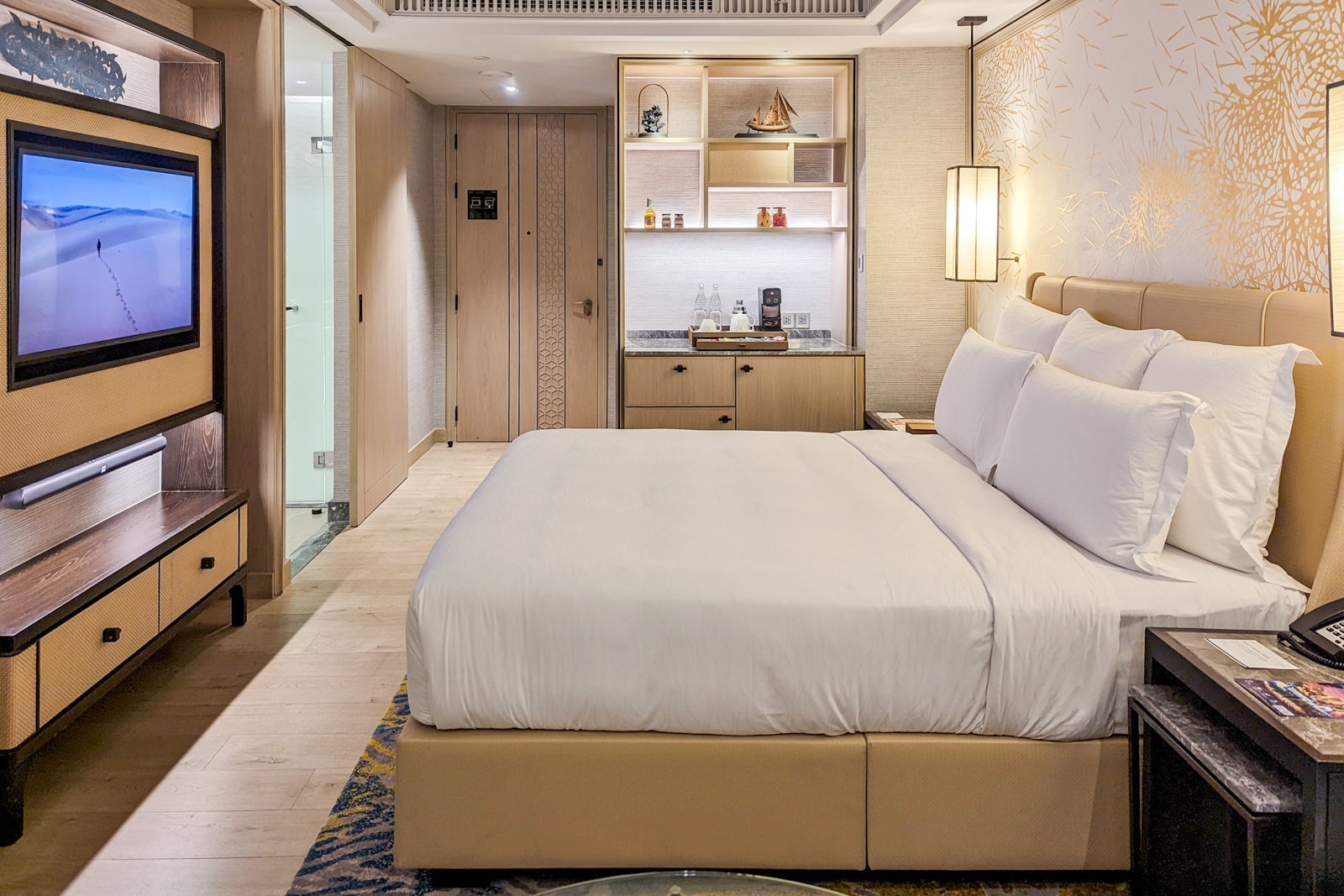 InterContinental Phuket Resort bed