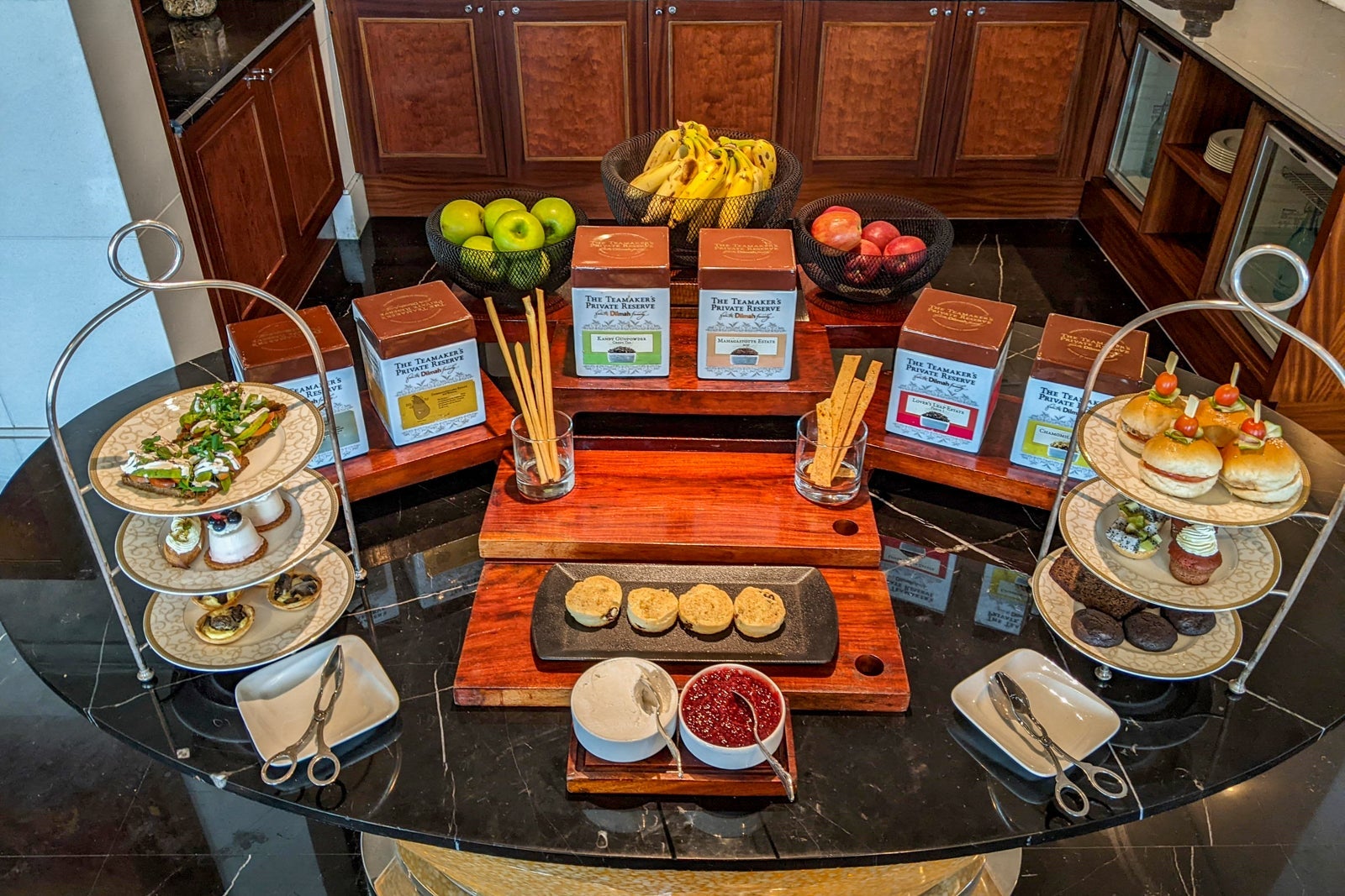 Ritz-Carlton Bangalore club level lounge