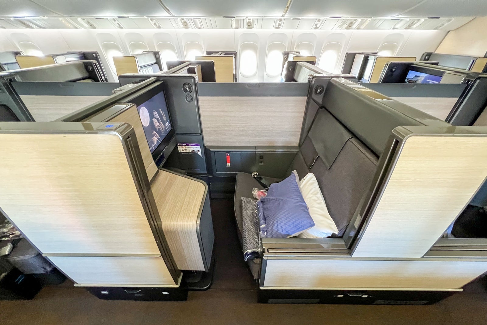 ana business-class seat