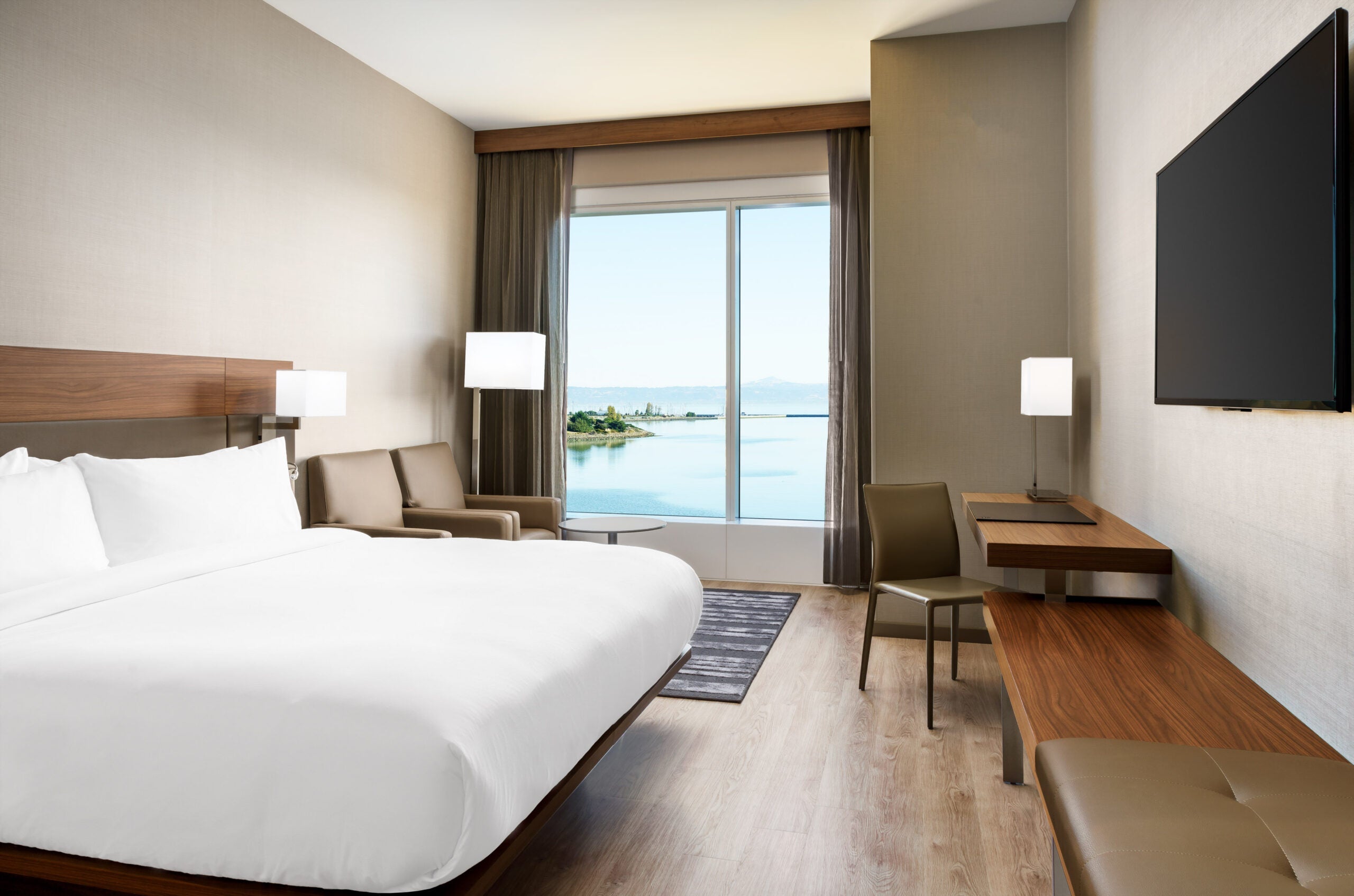 AC Marriott room